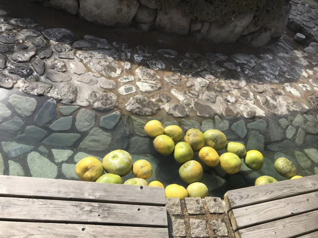 鬼石坊主地獄足湯